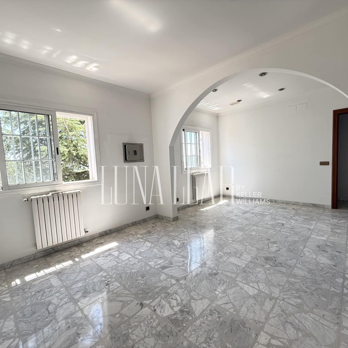 6 quarto Moradia para venda em Gava com piscina garagem - 995 000 € (Ref: 9941844)