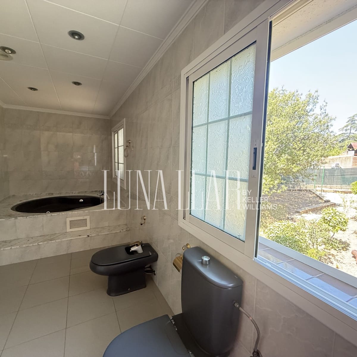 6 quarto Moradia para venda em Gava com piscina garagem - 995 000 € (Ref: 9941844)