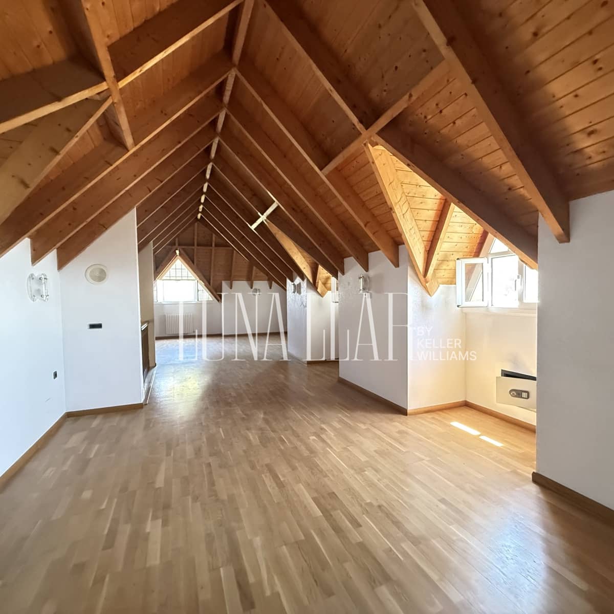 6 quarto Moradia para venda em Gava com piscina garagem - 995 000 € (Ref: 9941844)