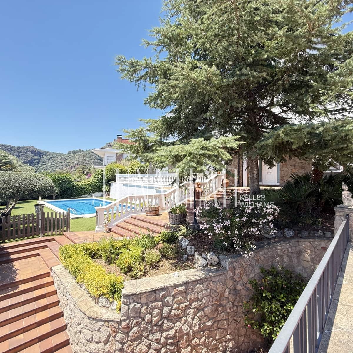 6 quarto Moradia para venda em Gava com piscina garagem - 995 000 € (Ref: 9941844)