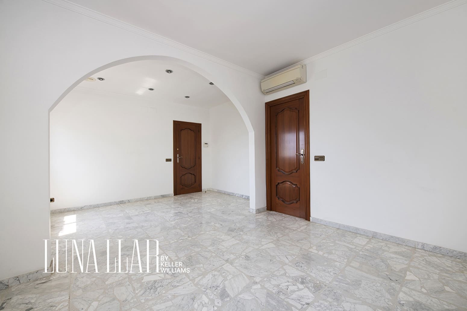 Chalet de 6 habitaciones en Gavà en venta con piscina garaje - 995.000 € (Ref: 9941844)