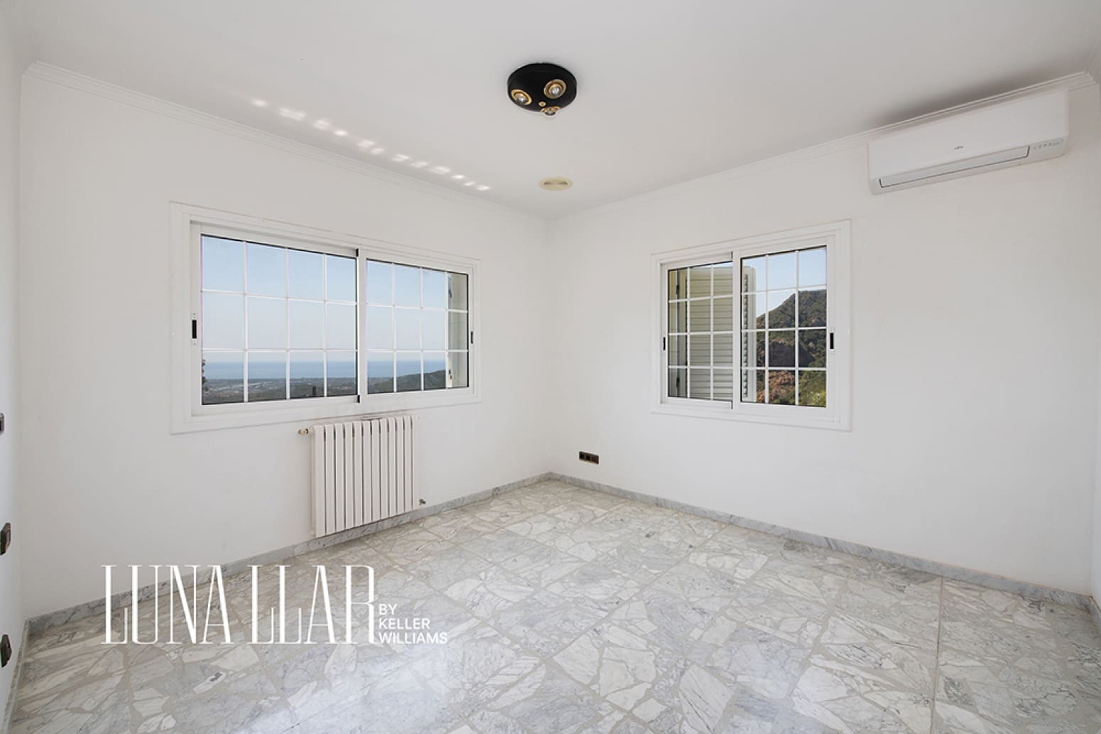 Chalet de 6 habitaciones en Gavà en venta con piscina garaje - 995.000 € (Ref: 9941844)