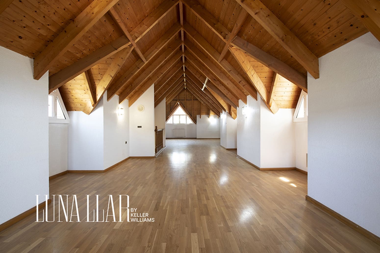 Chalet de 6 habitaciones en Gavà en venta con piscina garaje - 995.000 € (Ref: 9941844)