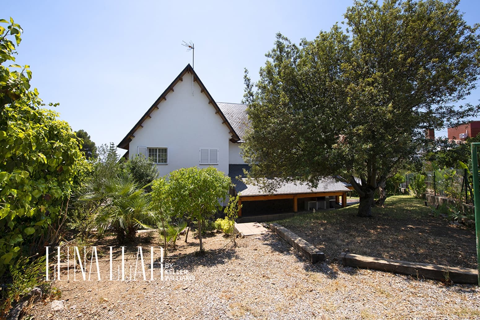 Chalet de 6 habitaciones en Gavà en venta con piscina garaje - 995.000 € (Ref: 9941844)