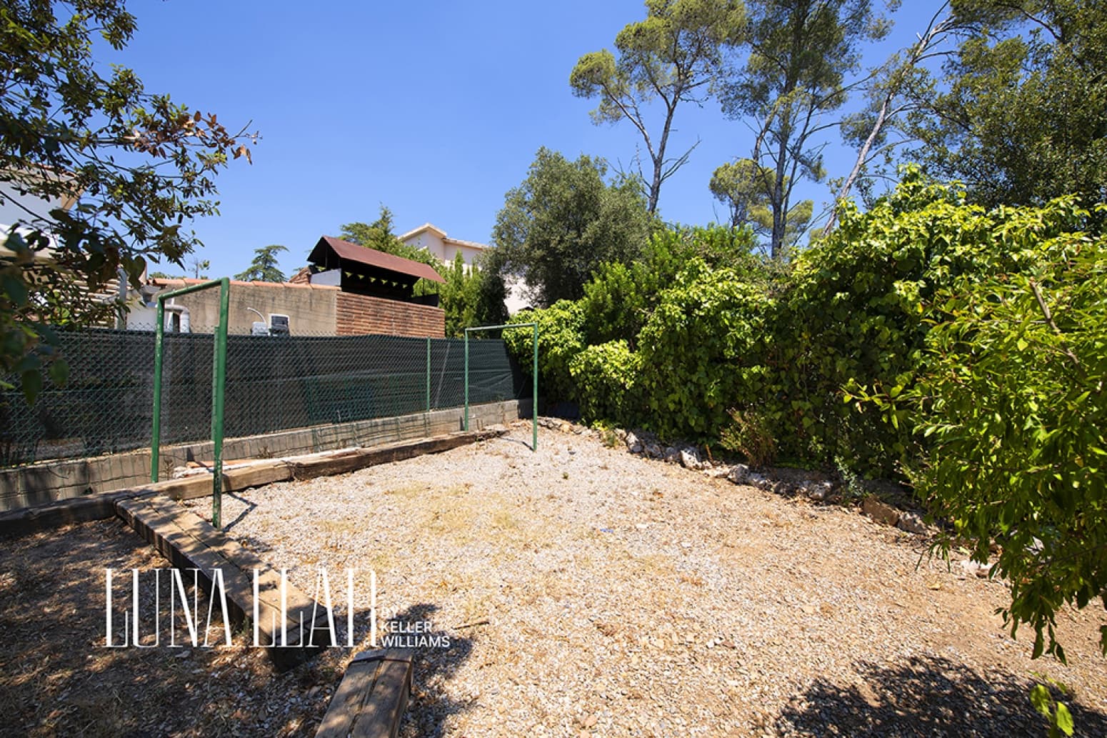 Chalet de 6 habitaciones en Gavà en venta con piscina garaje - 995.000 € (Ref: 9941844)