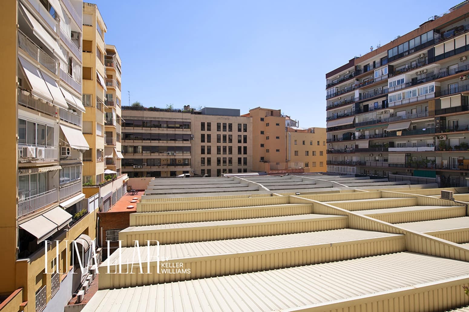 Piso de 4 habitaciones en Barcelona ciudad en venta - 760.000 € (Ref: 9947399)