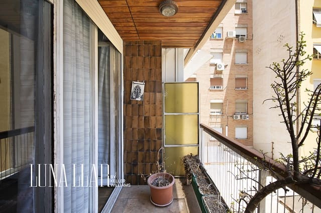 4 soverom Leilighet til salgs i L'Antiga Esquerra de L'Eixample, Barcelona by - € 760 000 (Ref: 9947399)