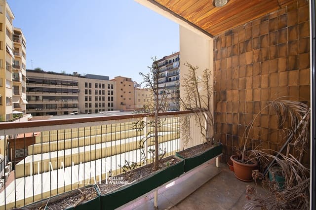 4 soverom Leilighet til salgs i L'Antiga Esquerra de L'Eixample, Barcelona by - € 760 000 (Ref: 9947399)