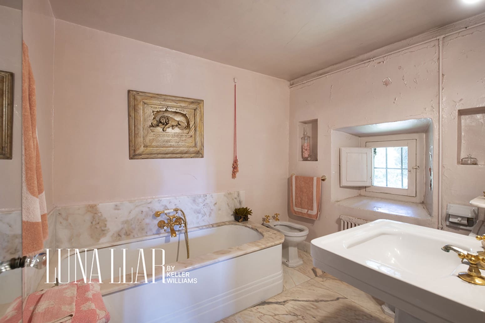 8 bedroom Villa for sale in Pineda de Mar with pool garage - € 3,500,000 (Ref: 9966293)