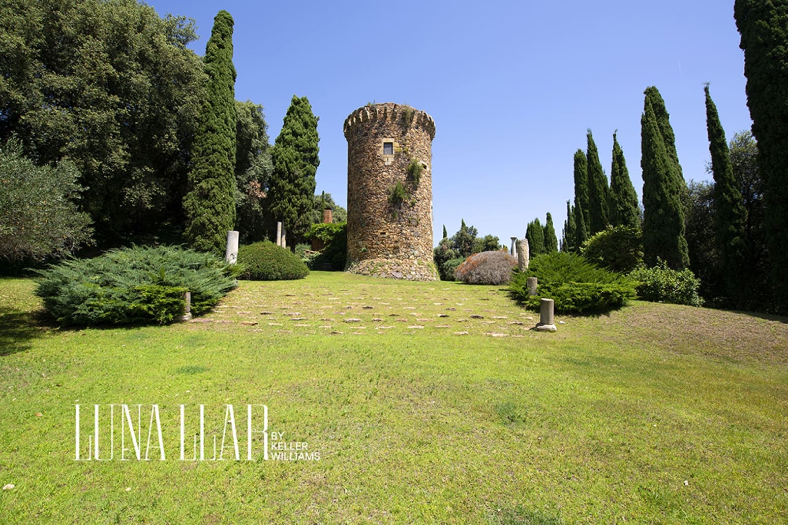 8 bedroom Villa for sale in Pineda de Mar with pool garage - € 3,500,000 (Ref: 9966293)