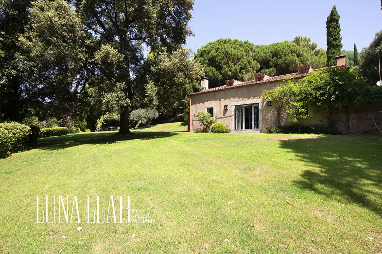 8 bedroom Villa for sale in Pineda de Mar with pool garage - € 3,500,000 (Ref: 9966293)