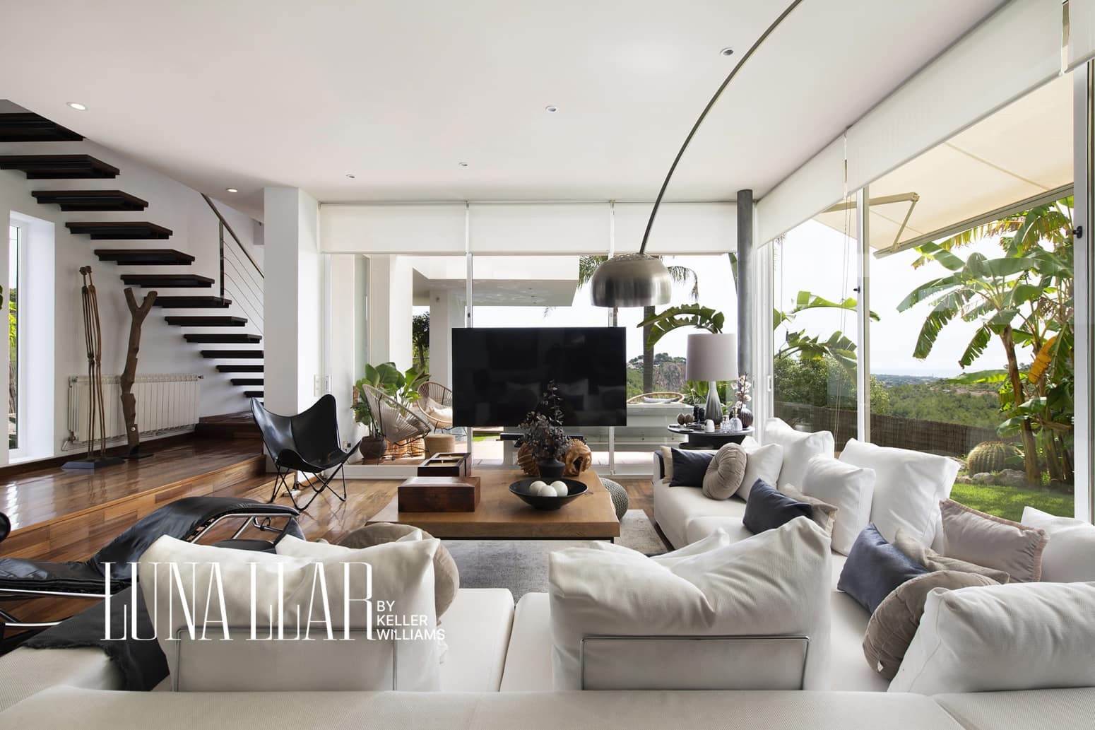 7 soverom Villa til salgs i Castelldefels med garasje - € 1 890 000 (Ref: 9974938)