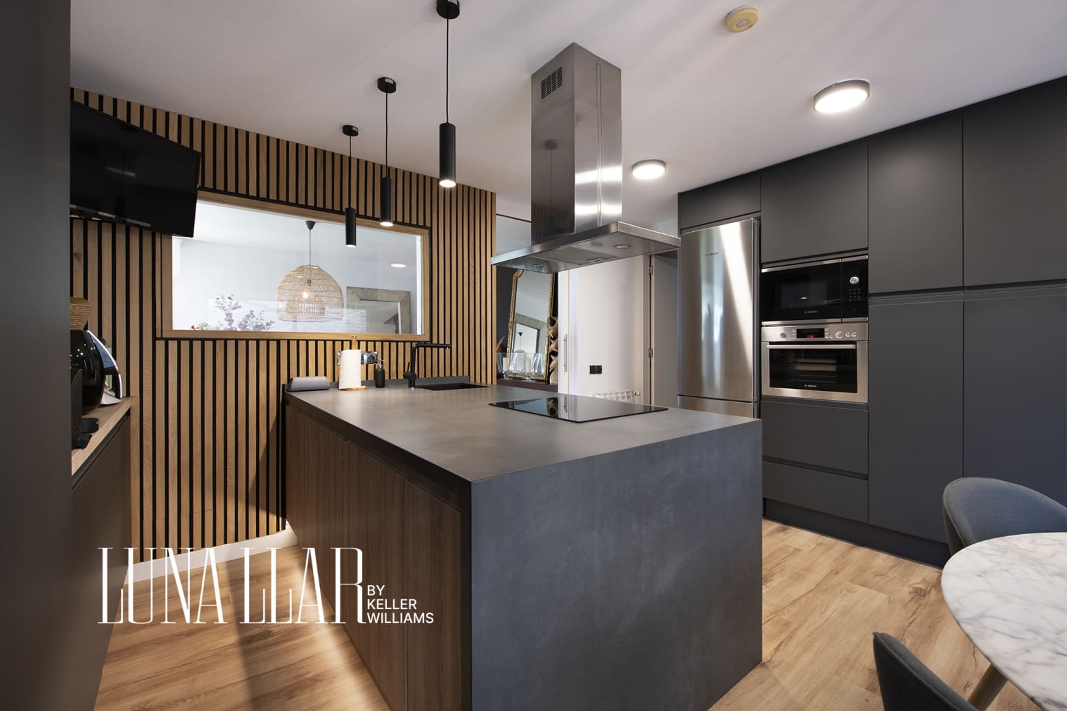 7 soverom Villa til salgs i Castelldefels med garasje - € 1 890 000 (Ref: 9974938)
