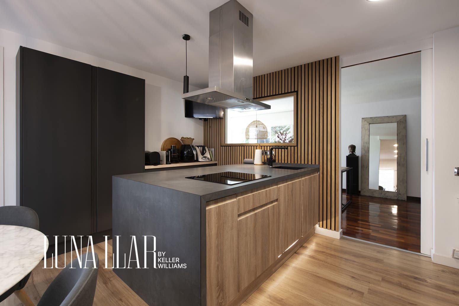 7 soverom Villa til salgs i Castelldefels med garasje - € 1 890 000 (Ref: 9974938)