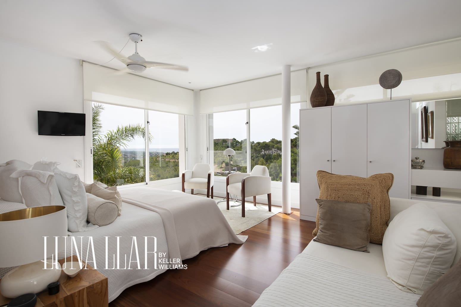 7 soverom Villa til salgs i Castelldefels med garasje - € 1 890 000 (Ref: 9974938)