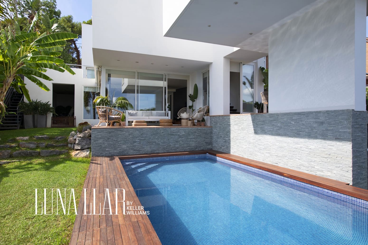 7 soverom Villa til salgs i Castelldefels med garasje - € 1 890 000 (Ref: 9974938)