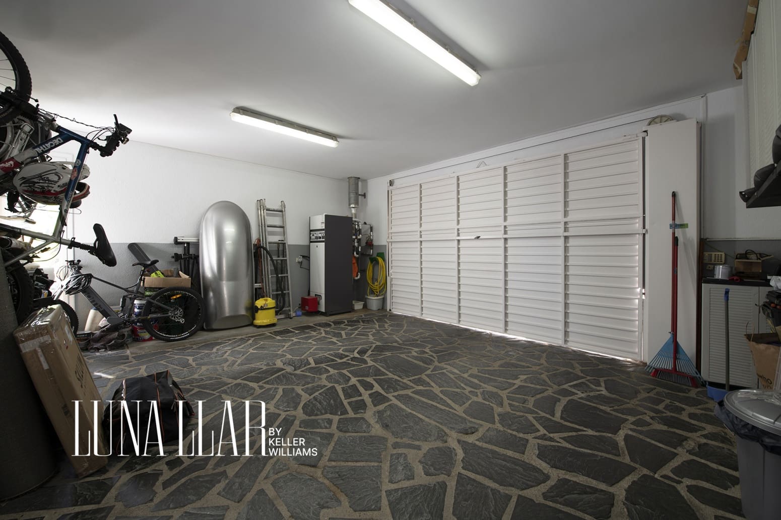 7 soverom Villa til salgs i Castelldefels med garasje - € 1 890 000 (Ref: 9974938)