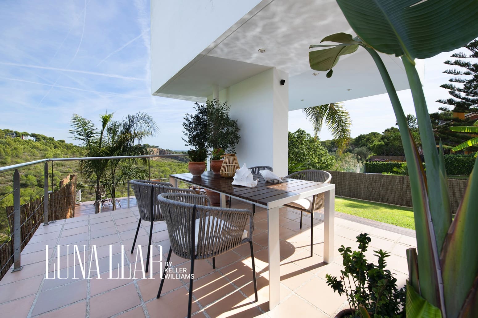 7 soverom Villa til salgs i Castelldefels med garasje - € 1 890 000 (Ref: 9974938)