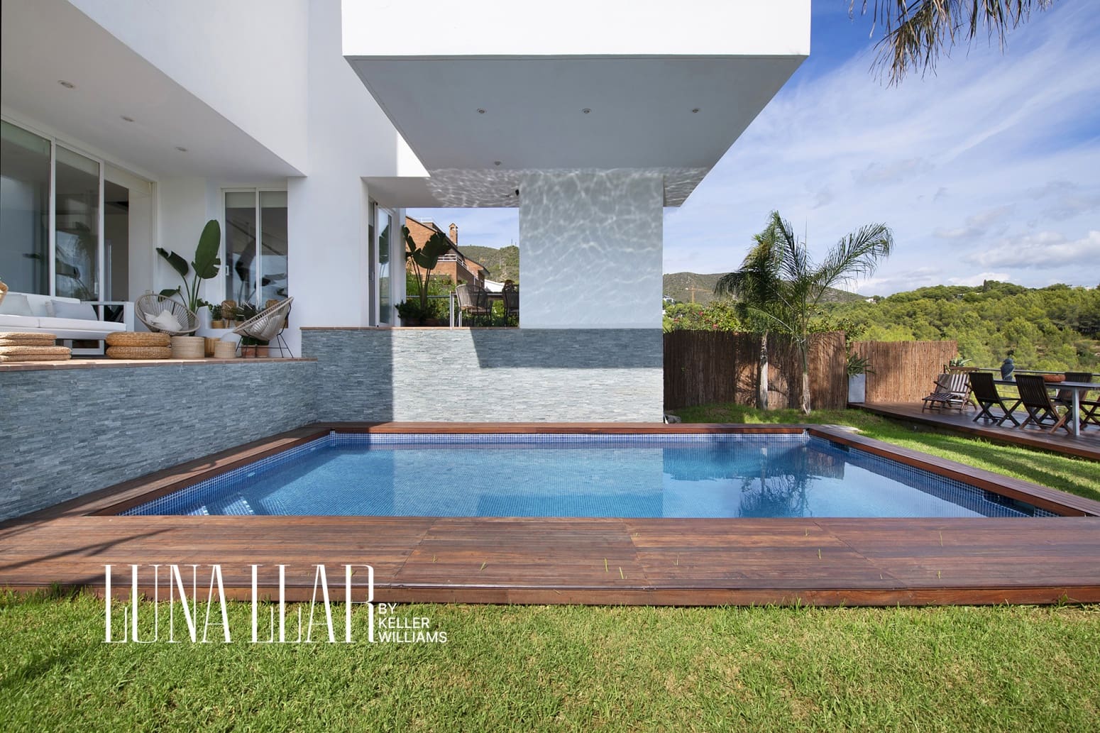 7 soverom Villa til salgs i Castelldefels med garasje - € 1 890 000 (Ref: 9974938)