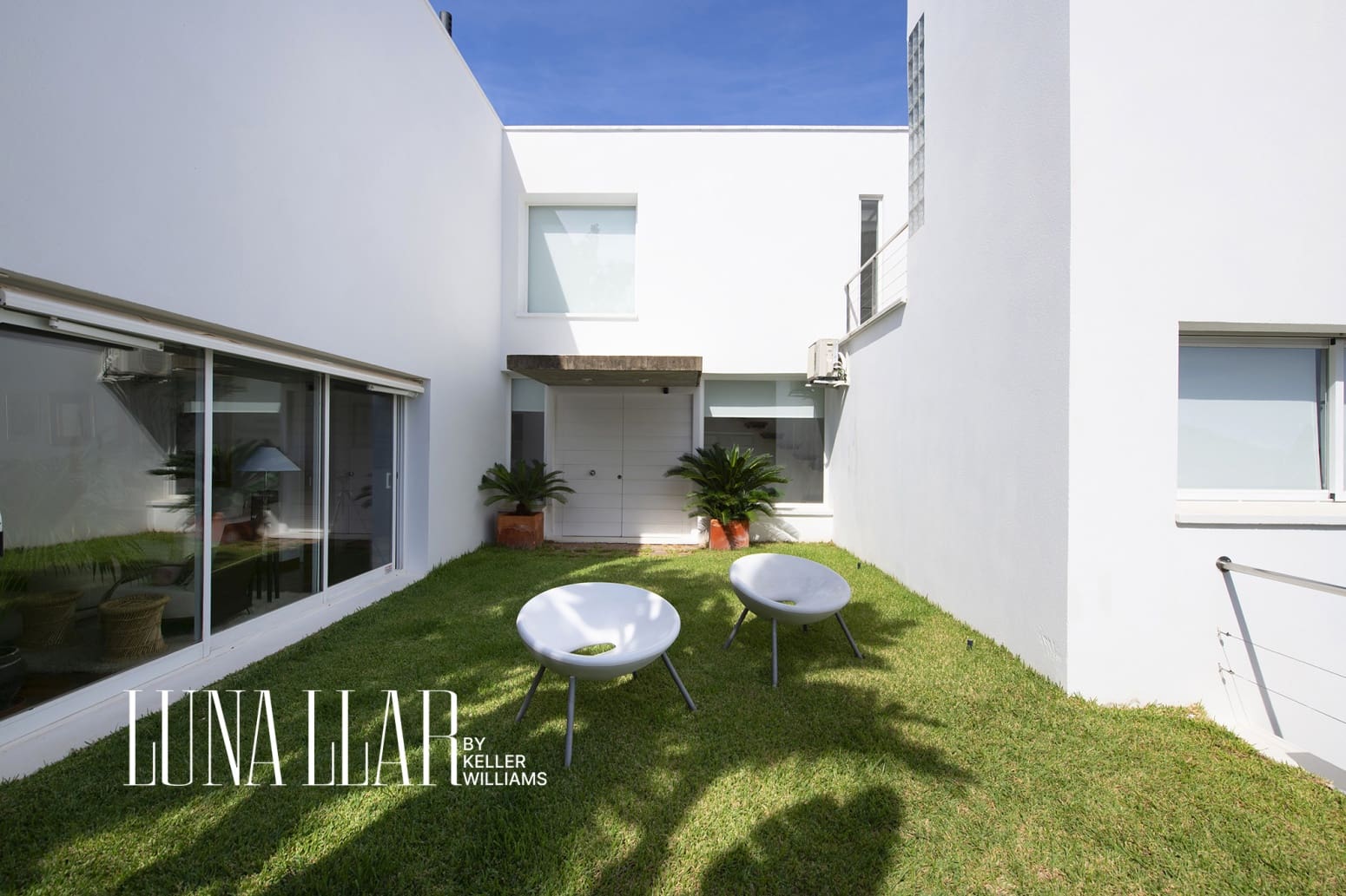 7 soverom Villa til salgs i Castelldefels med garasje - € 1 890 000 (Ref: 9974938)