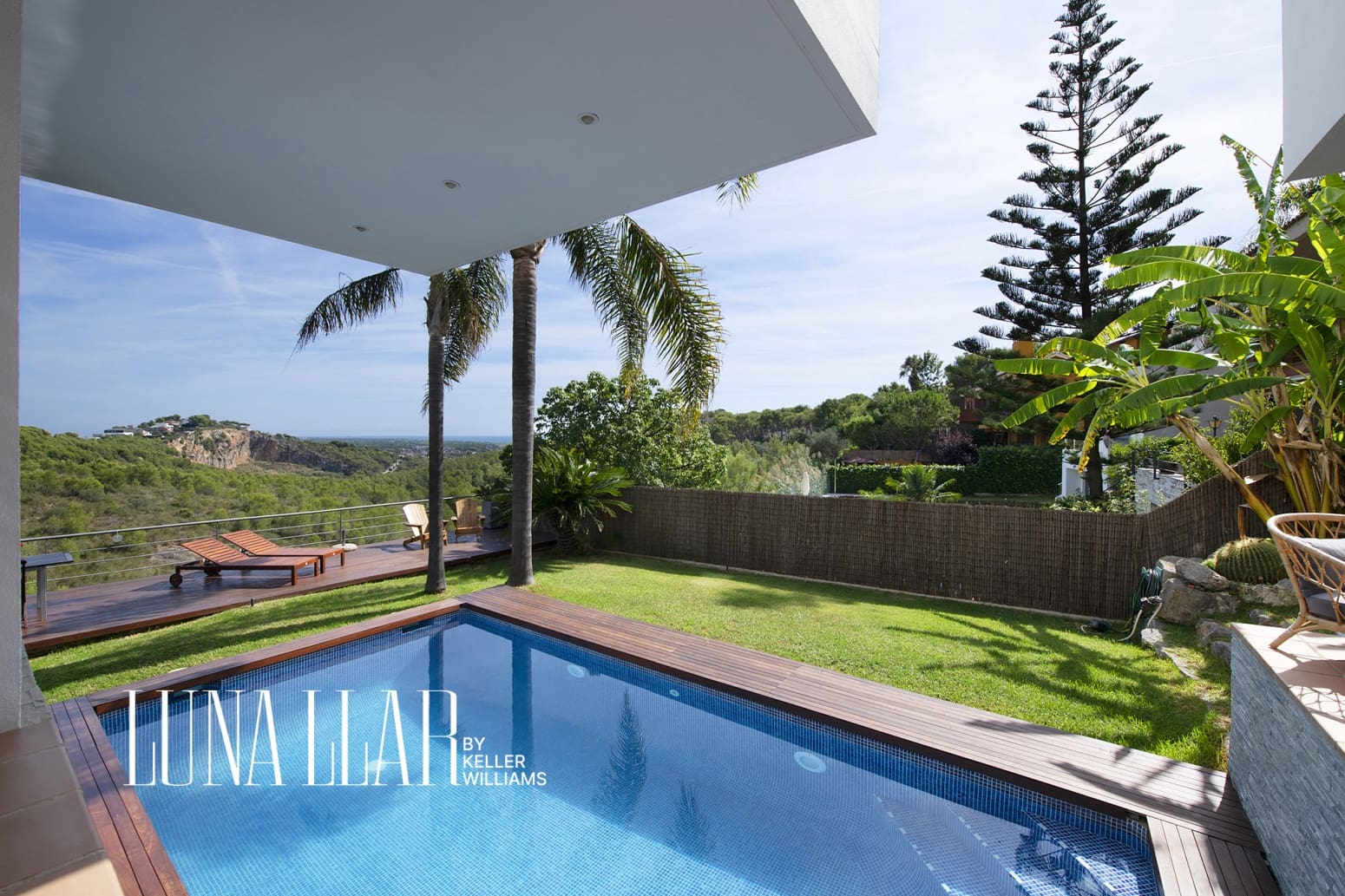 7 soverom Villa til salgs i Castelldefels med garasje - € 1 890 000 (Ref: 9974938)