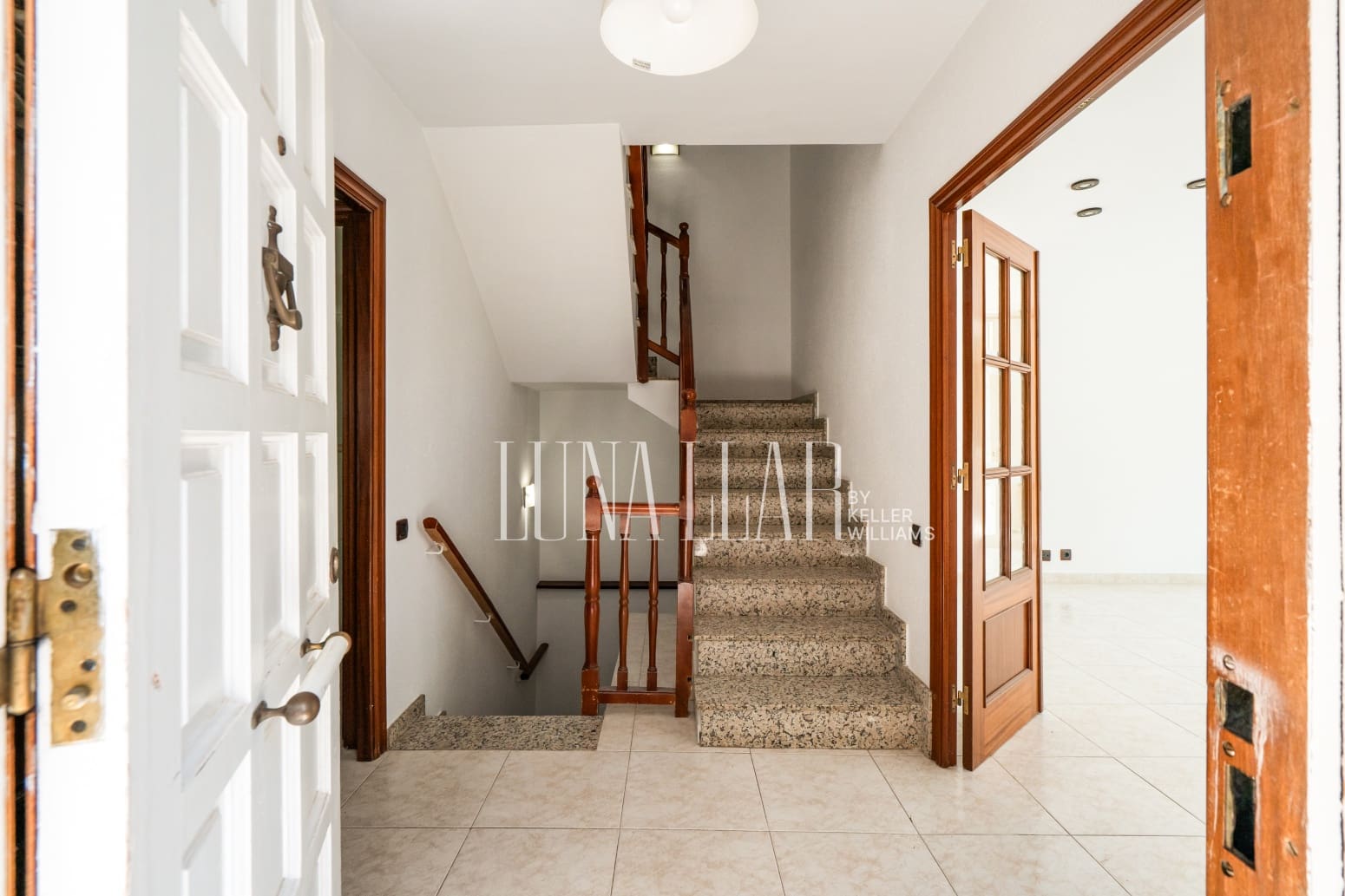 5 sovrum Villa till salu i Castelldefels med garage - 710 000 € (Ref: 9996718)