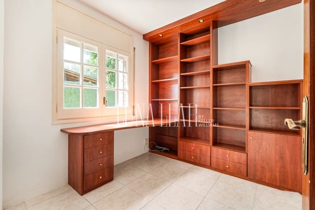 5 Zimmer Villa zu verkaufen in Castelldefels mit Garage - 710.000 € (Ref: 9996718)