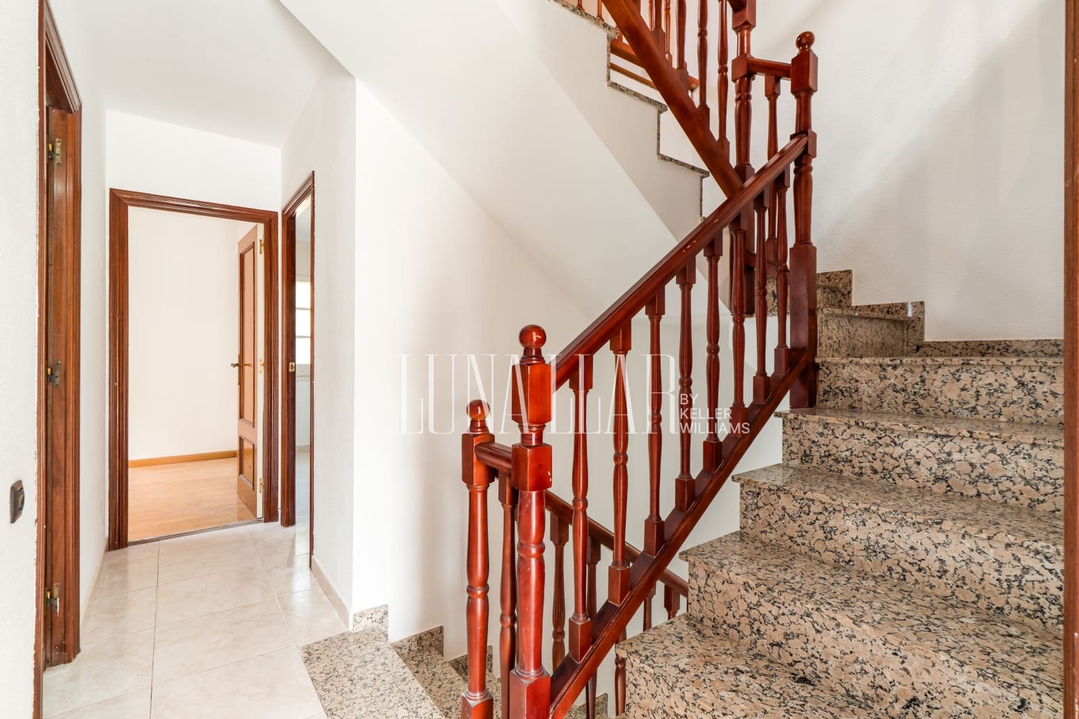 5 sovrum Villa till salu i Castelldefels med garage - 710 000 € (Ref: 9996718)