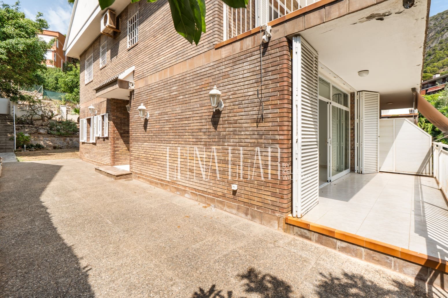 5 sovrum Villa till salu i Castelldefels med garage - 710 000 € (Ref: 9996718)