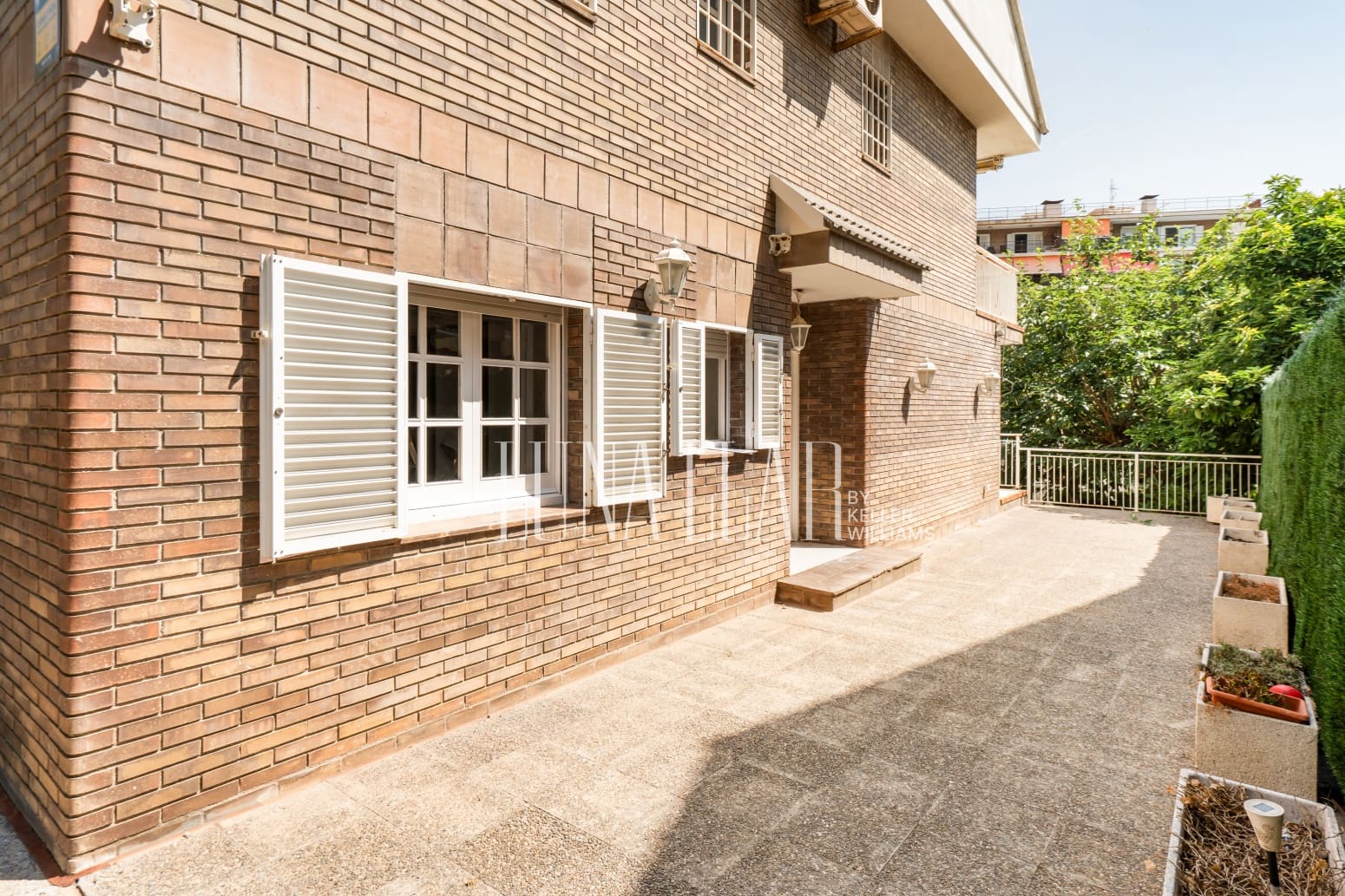 5 sovrum Villa till salu i Castelldefels med garage - 710 000 € (Ref: 9996718)