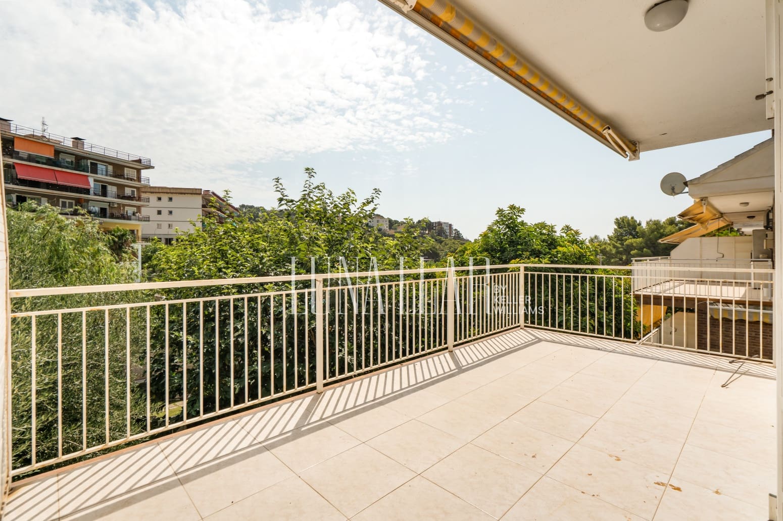 5 sovrum Villa till salu i Castelldefels med garage - 710 000 € (Ref: 9996718)