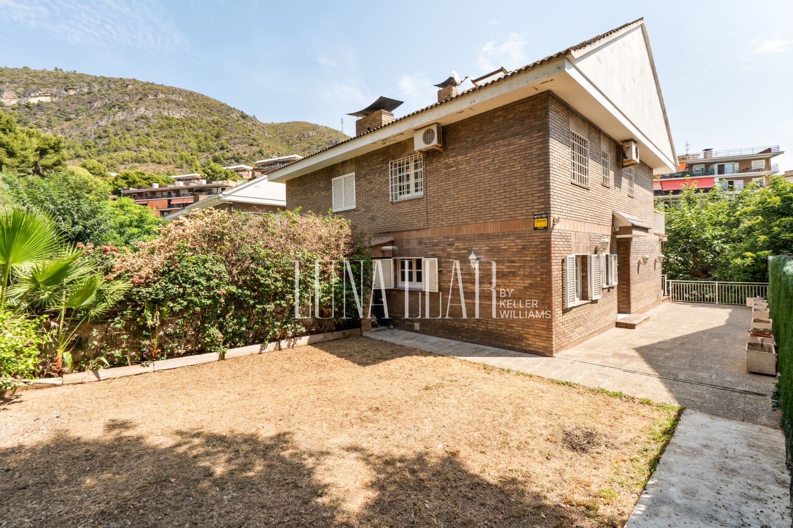 5 sovrum Villa till salu i Castelldefels med garage - 710 000 € (Ref: 9996718)
