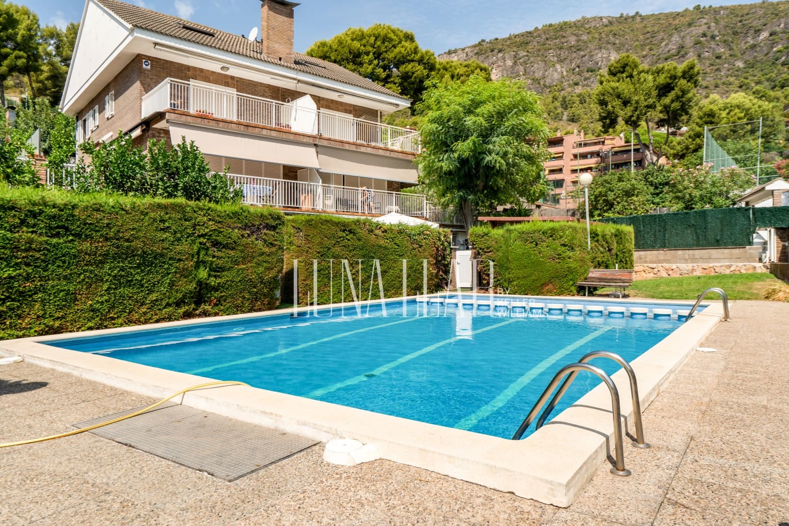 5 sovrum Villa till salu i Castelldefels med garage - 710 000 € (Ref: 9996718)