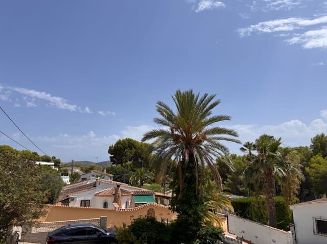 3 bedroom Villa for sale in Moraira, Teulada-Moraira with garage - € 499,000 (Ref: 10010230)