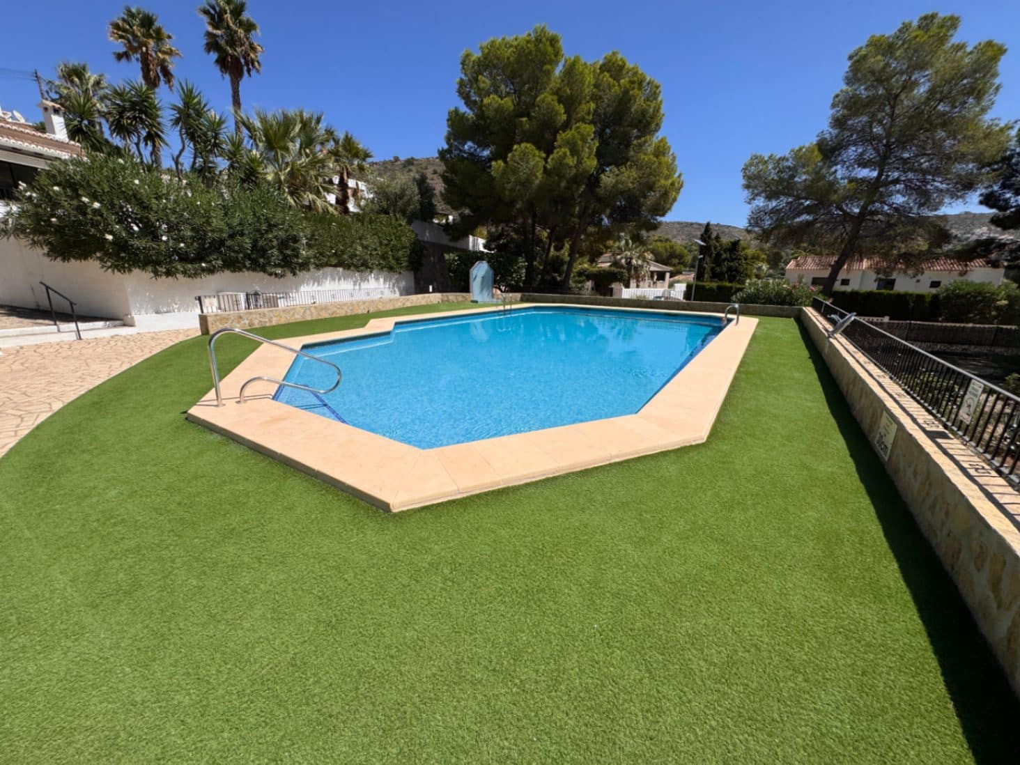 3 makuuhuone Bungalow myytävänä paikassa Moraira mukana uima-altaan 
autotalli - 415 000 € (Ref: 10042450)