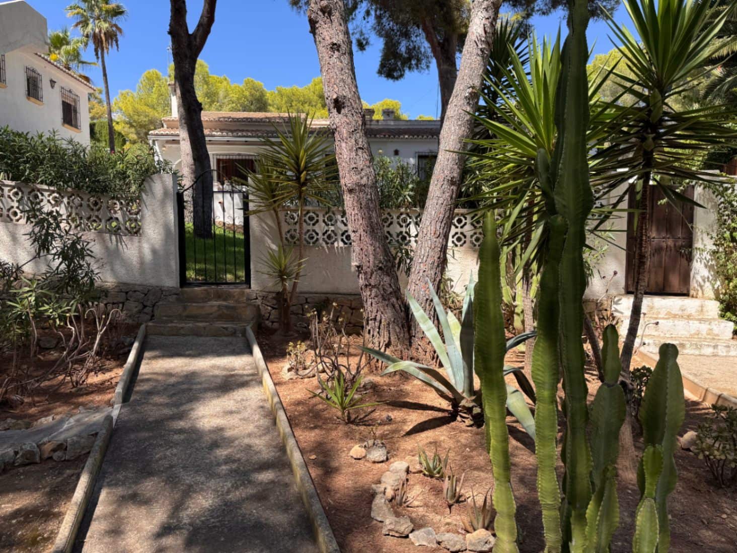 3 makuuhuone Bungalow myytävänä paikassa Moraira mukana uima-altaan 
autotalli - 415 000 € (Ref: 10042450)