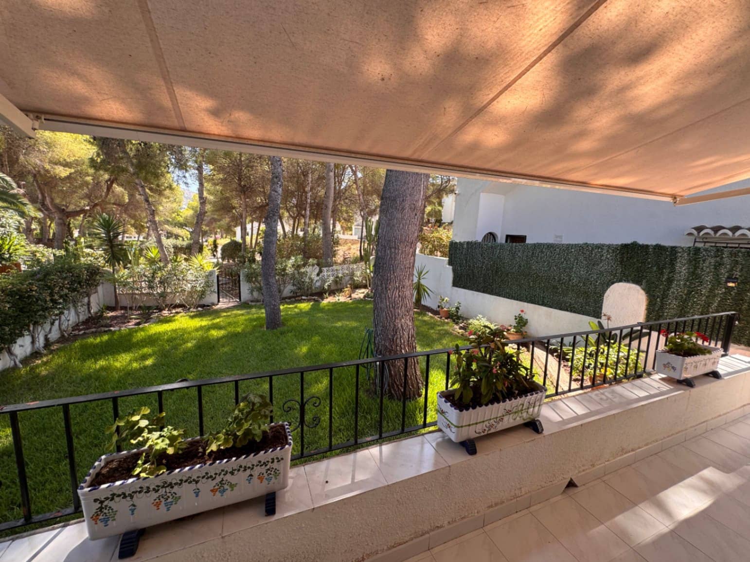 3 makuuhuone Bungalow myytävänä paikassa Moraira mukana uima-altaan 
autotalli - 415 000 € (Ref: 10042450)