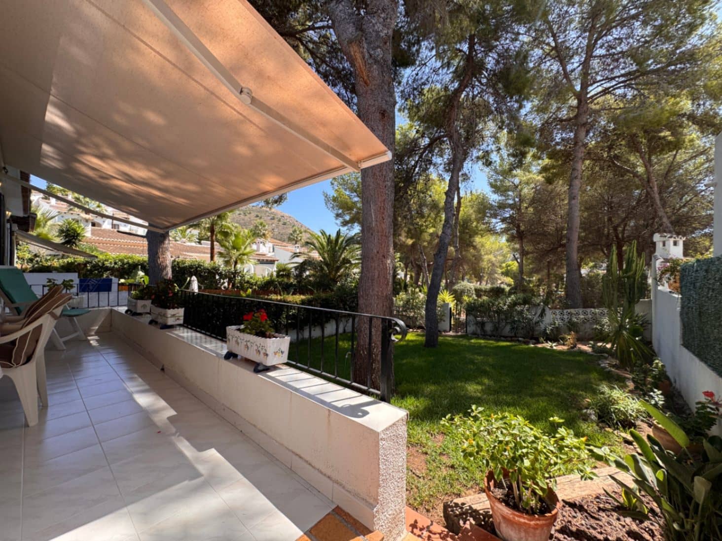 3 makuuhuone Bungalow myytävänä paikassa Moraira mukana uima-altaan 
autotalli - 415 000 € (Ref: 10042450)