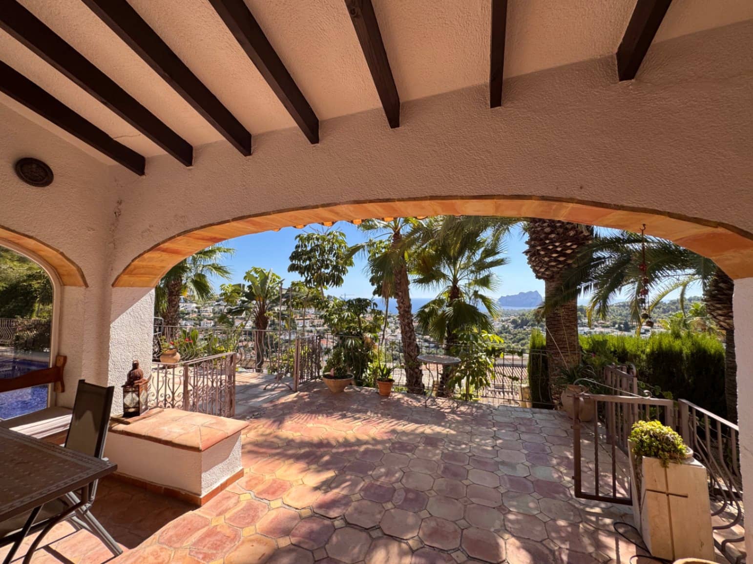 4 soveværelse Villa til salg i Montemar med swimmingpool garage - € 780.000 (Ref: 10111200)