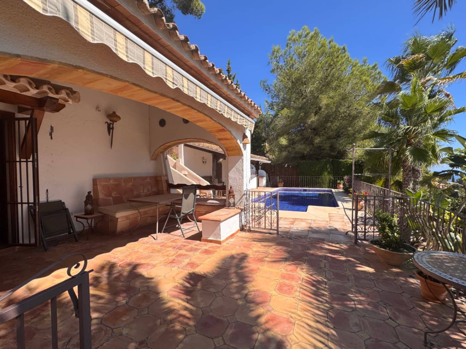 4 soveværelse Villa til salg i Montemar med swimmingpool garage - € 780.000 (Ref: 10111200)