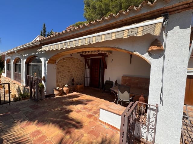 4 soveværelse Villa til salg i Montemar, Benissa med swimmingpool garage - € 780.000 (Ref: 10111200)