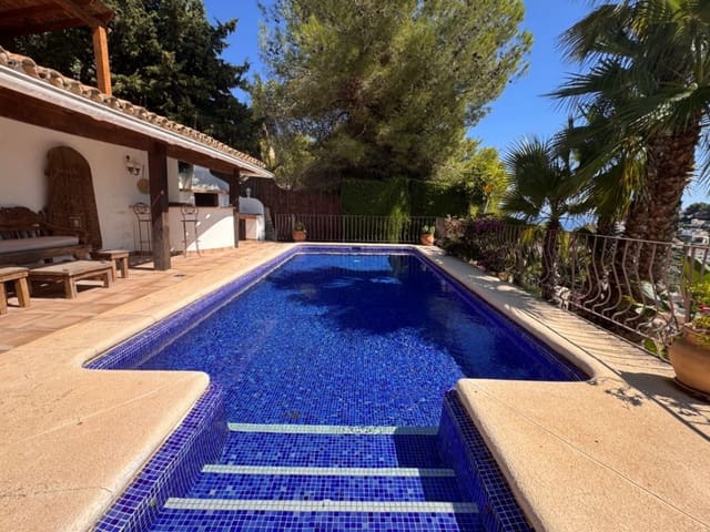 4 soveværelse Villa til salg i Montemar, Benissa med swimmingpool garage - € 780.000 (Ref: 10111200)