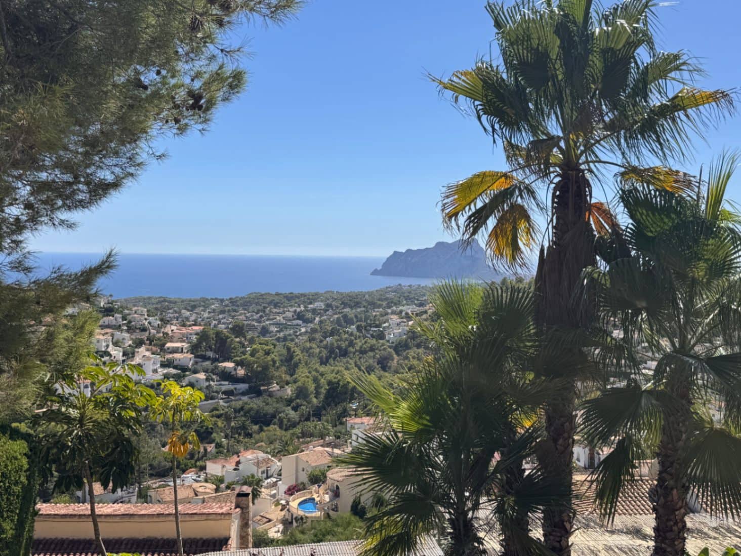 4 soveværelse Villa til salg i Montemar med swimmingpool garage - € 780.000 (Ref: 10111200)