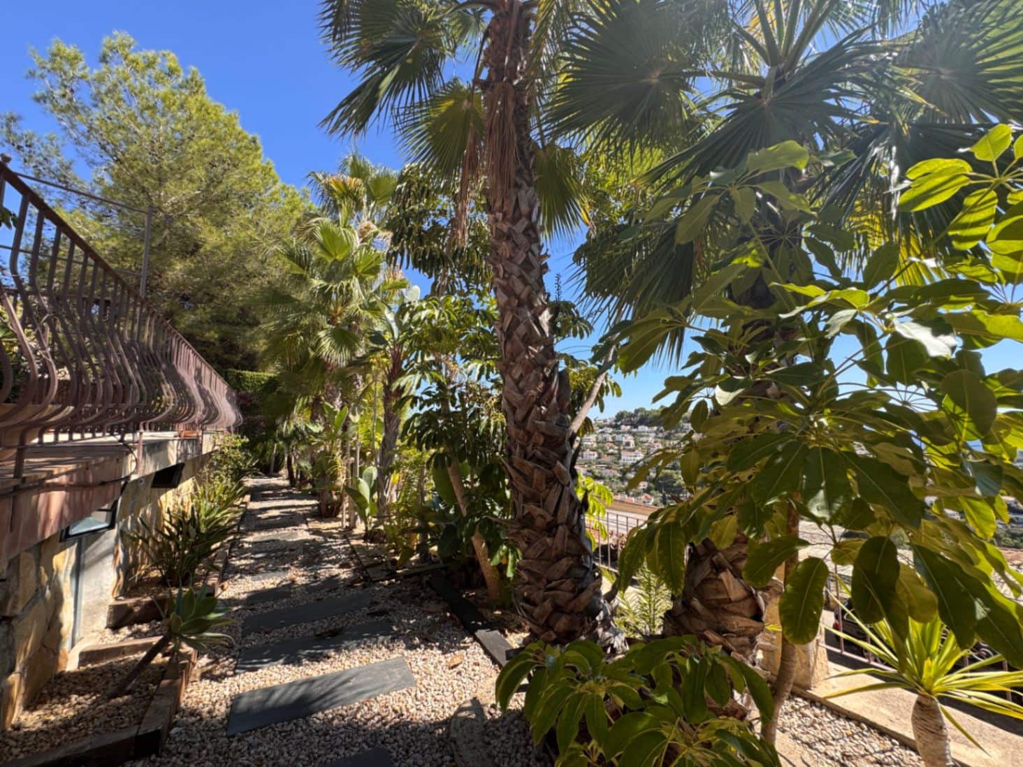 4 soveværelse Villa til salg i Montemar med swimmingpool garage - € 780.000 (Ref: 10111200)