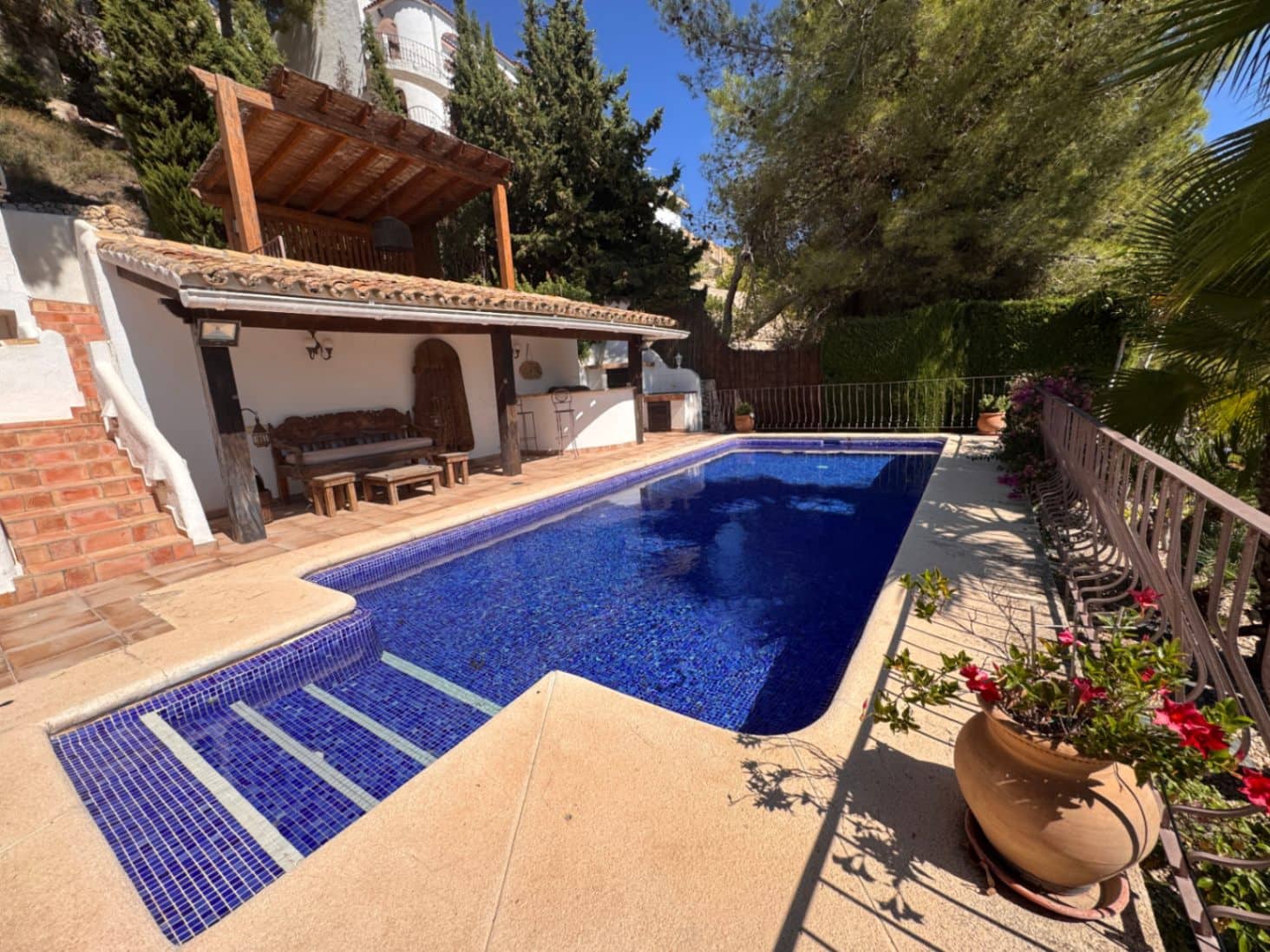 4 soveværelse Villa til salg i Montemar med swimmingpool garage - € 780.000 (Ref: 10111200)