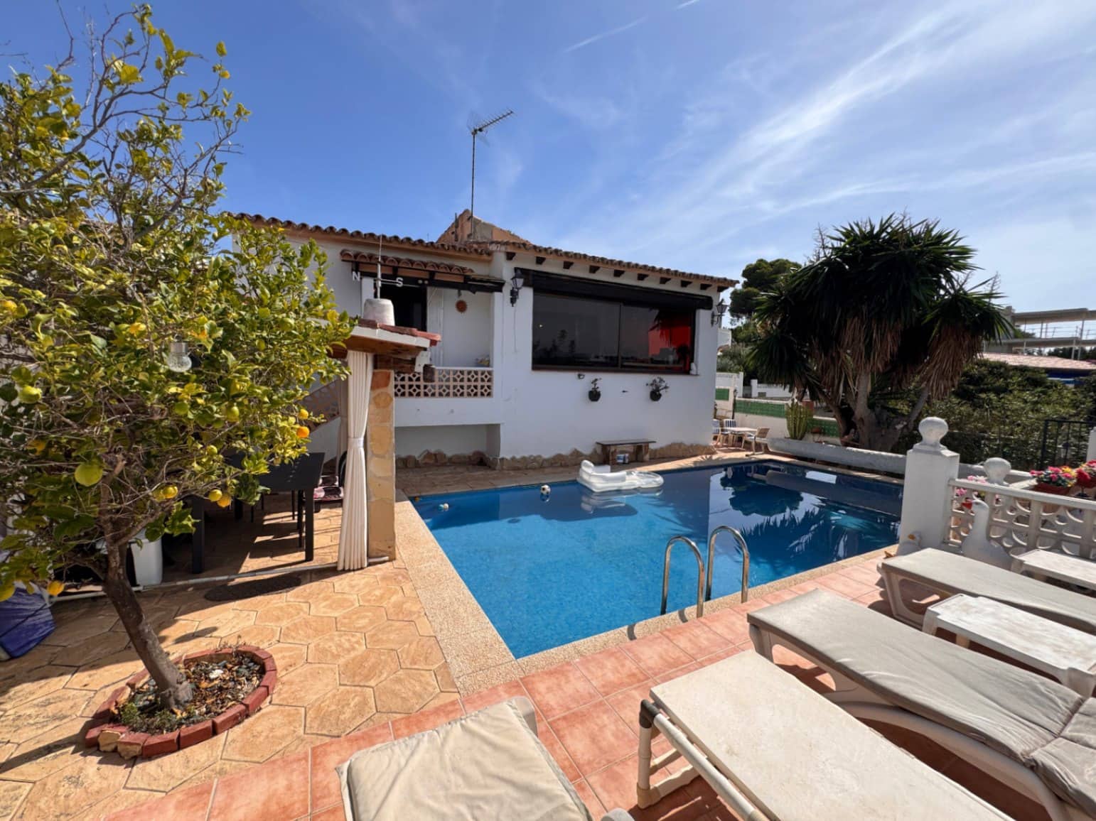 3 slaapkamer Villa te koop in Moraira met zwembad garage - € 470.000 (Ref: 10138777)