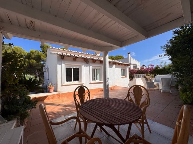 5 slaapkamer Villa te koop in Moraira, Teulada-Moraira met zwembad garage - € 449.000 (Ref: 10162079)
