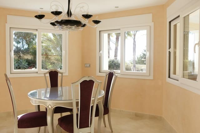 4 bedroom Villa for sale in Benissa with pool garage - € 1,350,000 (Ref: 4416640)