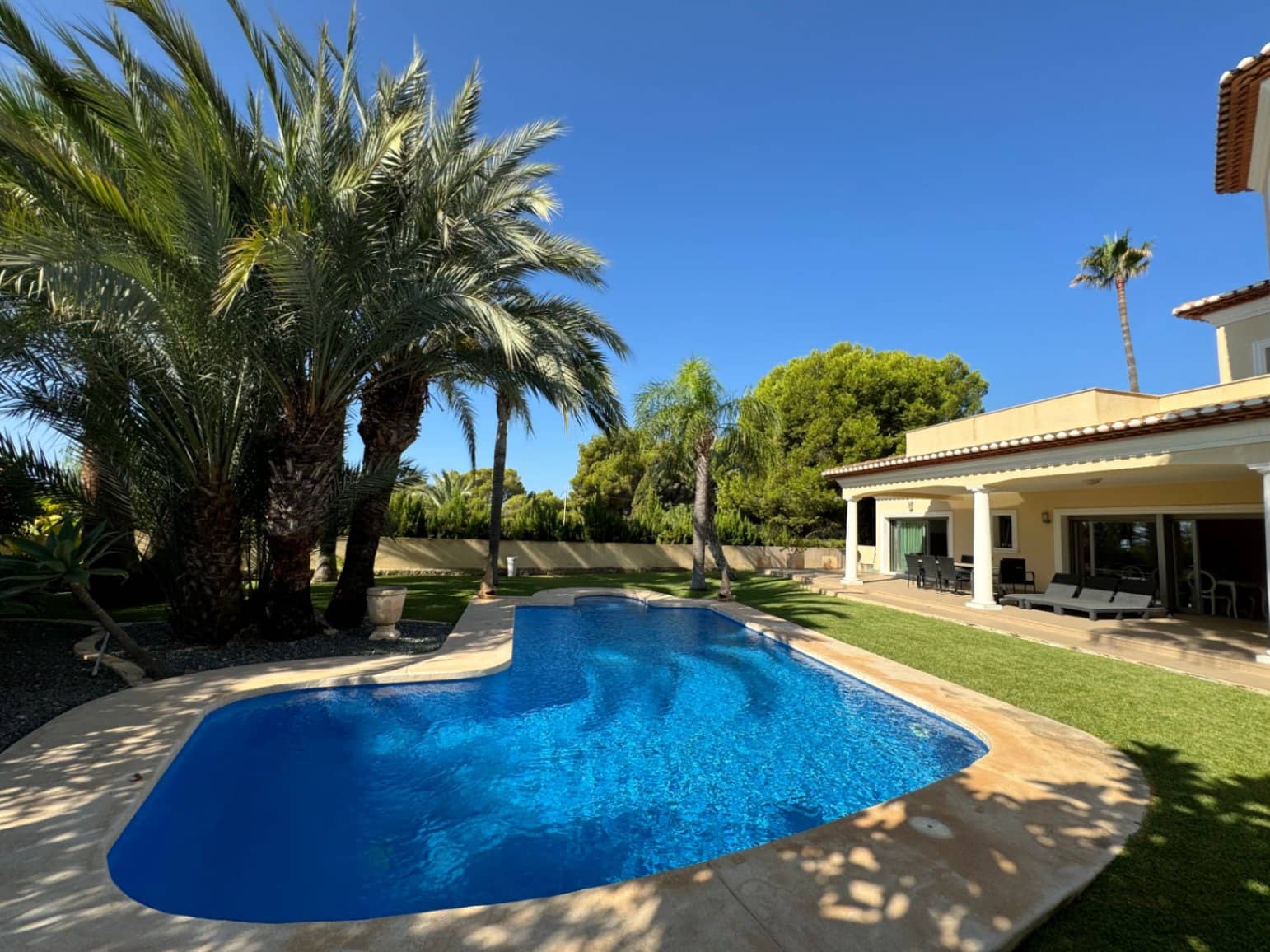 4 bedroom Villa for sale in Benissa with pool garage - € 1,350,000 (Ref: 4416640)