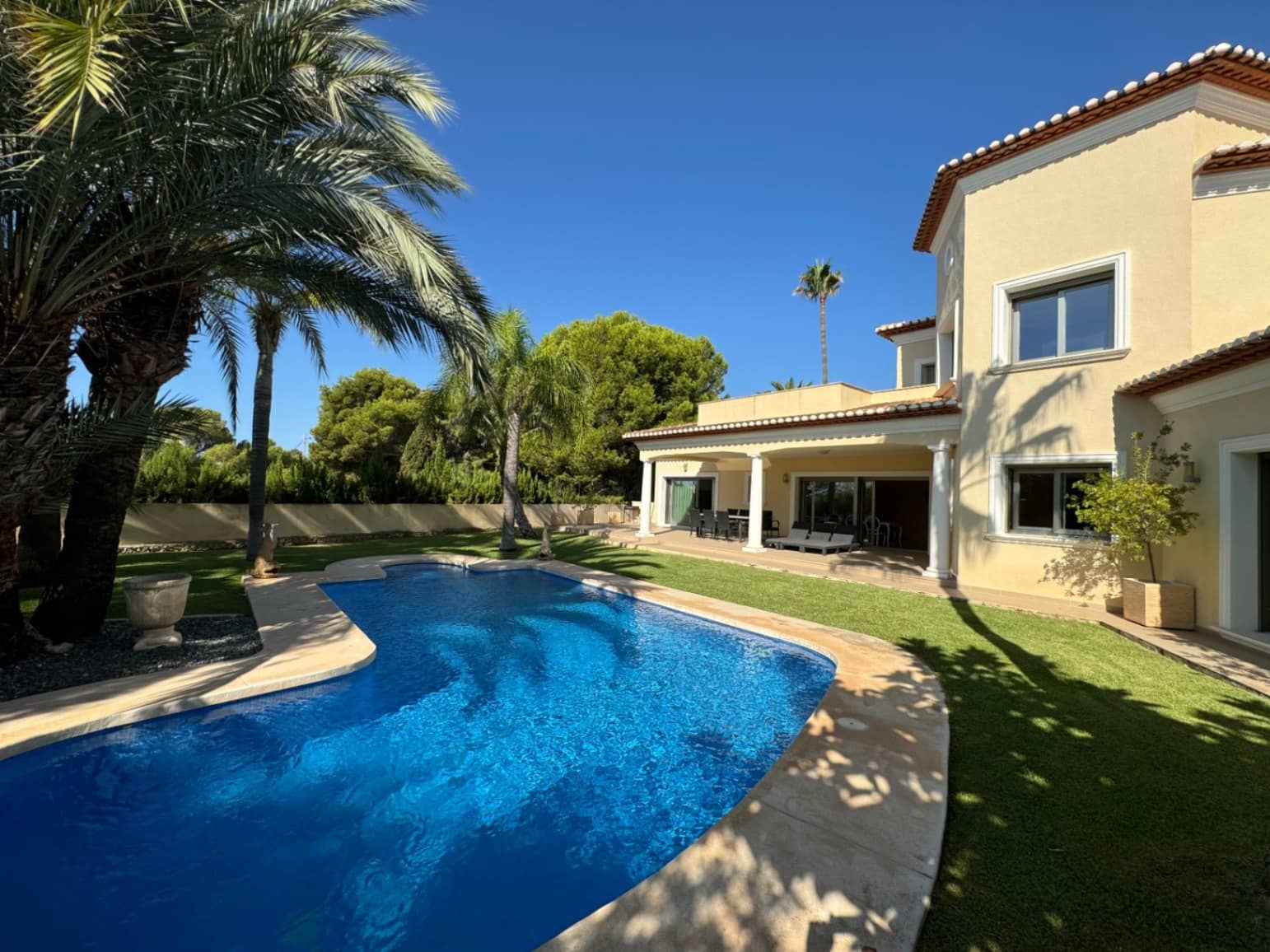4 bedroom Villa for sale in Benissa with pool garage - € 1,350,000 (Ref: 4416640)